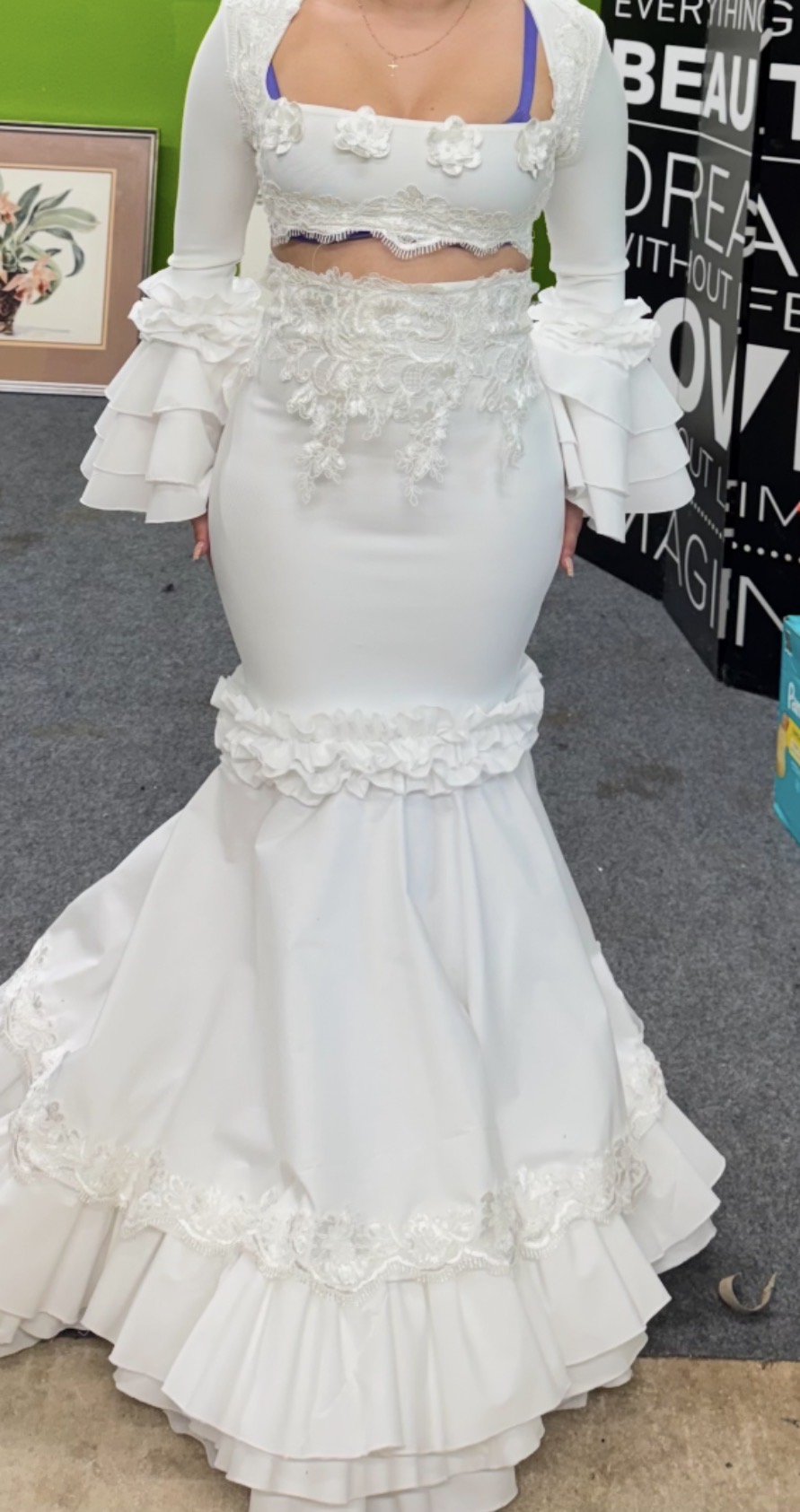 Trabajo detallado en un vestido de novia